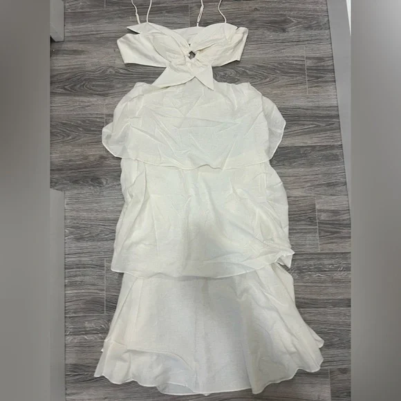 NWT Farm Rio Stunning White Layered Dress with flower Detail Retails $285 - Picture 4 of 6